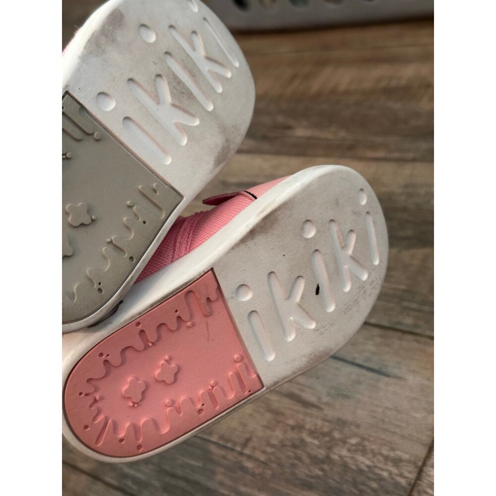 ikiki Girl's Pink Mo Willems' Piggie Squeaky Toddler Shoes Size 5 - Picture 8 of 8